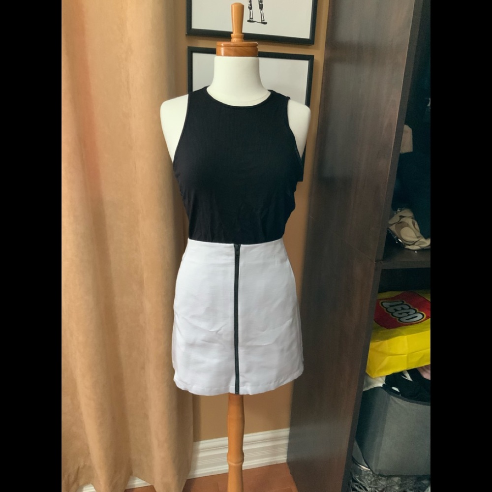Ladies Skirt - NWT